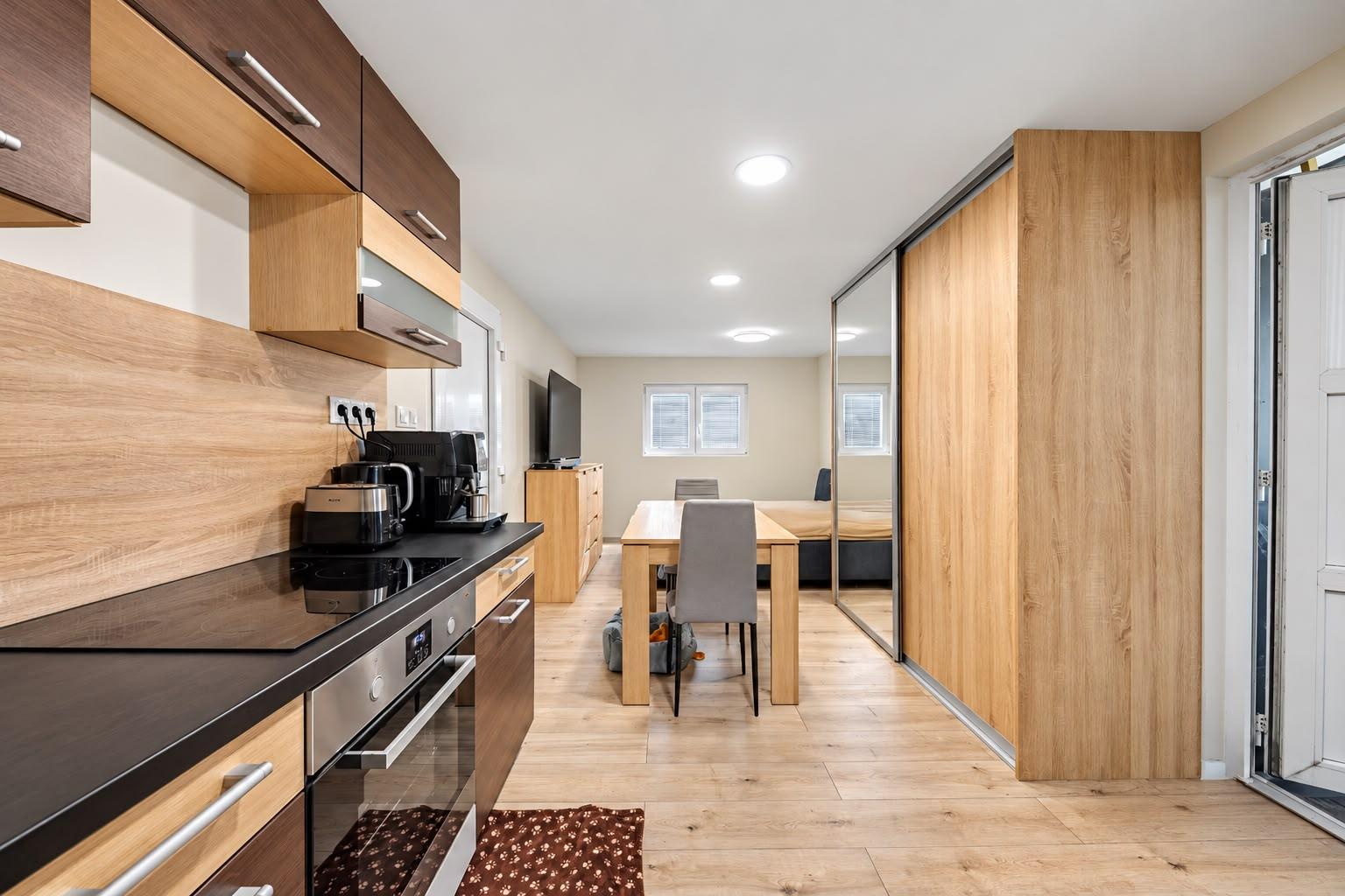 Na predaj nová hala s pozemkom 1 100 m² v obci Baka