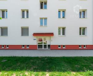 Na prenájom 3-izbový byt s vyhradeným parkovacím miestom