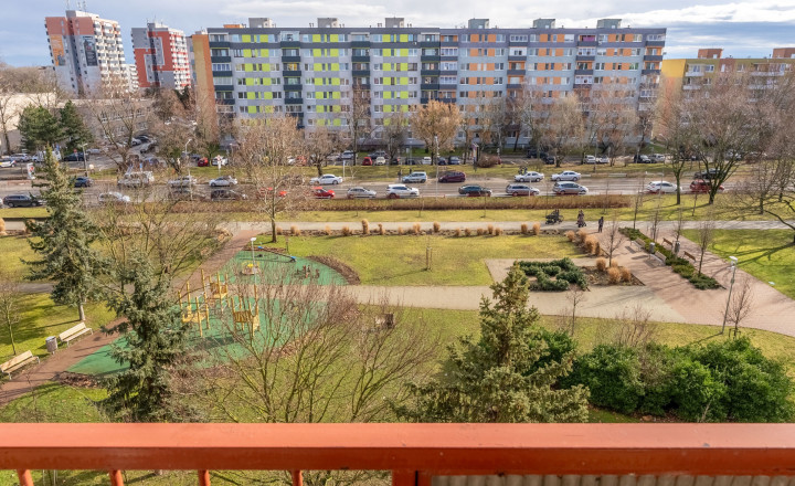 Na predaj 3-izbový byt na Pažitnej ulici v Seredi - fotografia 15