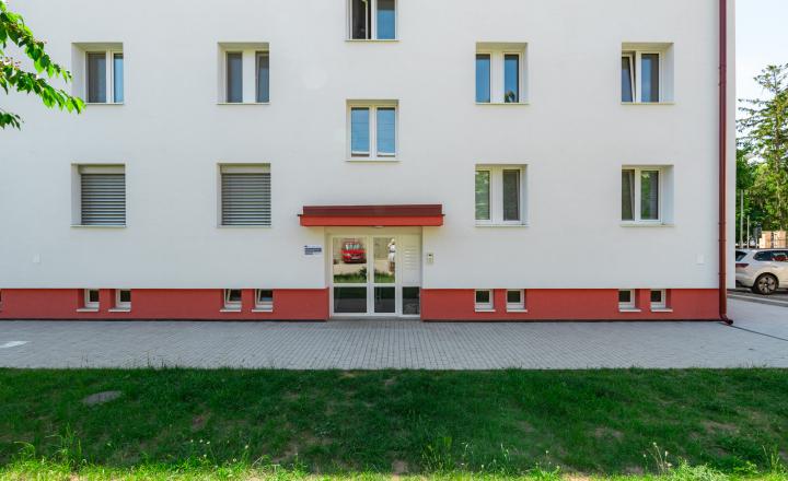 Na prenájom 3-izbový byt s vyhradeným parkovacím miestom - fotografia 7