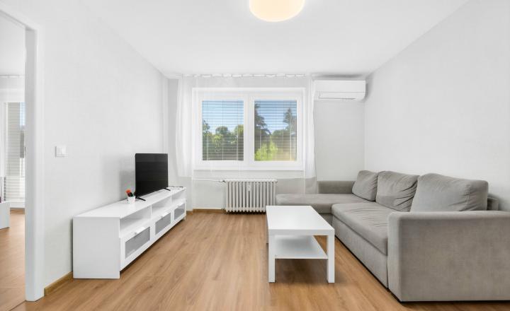 Na prenájom 3-izbový byt s vyhradeným parkovacím miestom - fotografia 3