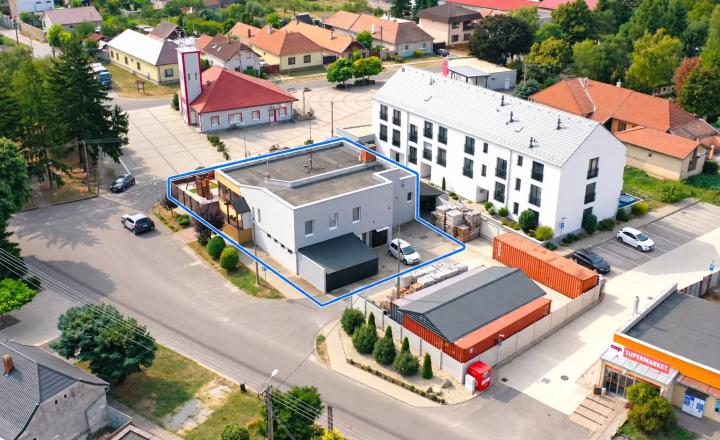 PREDAJ: Zabehnutá reštaurácia s tradíciou na Mierovom námestí v Šintave - fotografia 7